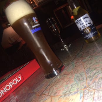 Guthries Tavern - A French city. - Bars Near Me - Chicago, Illinois