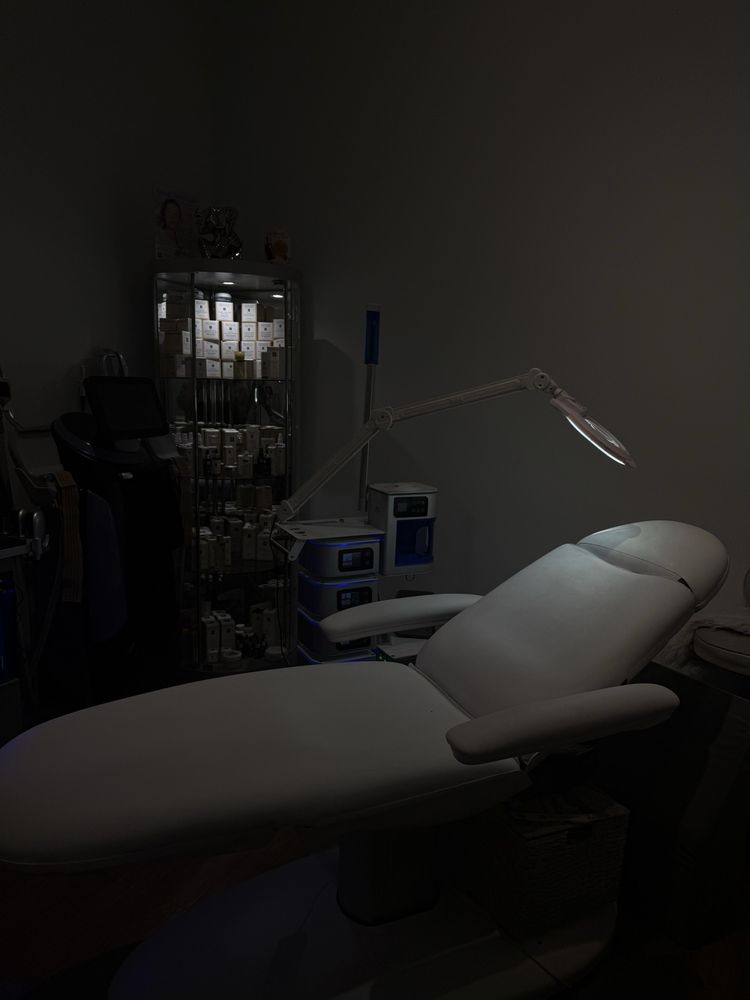 Next Level Beauty Logo