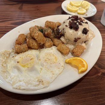 Bay Local Eatery - tots, eggs, biscuits & gravy - Breakfast & Brunch Near Me - Virginia Beach, Virginia