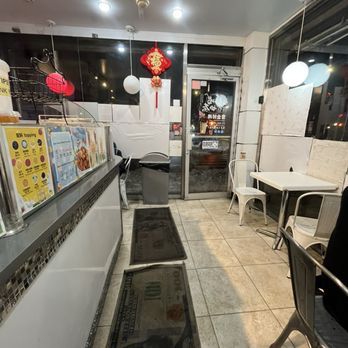 One Cup Tea - Warmest seat back corner by radiator pipe lol - Bubble Tea Near Me - New York, New York