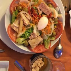 Casa Julio - House salad with abundant tuna.