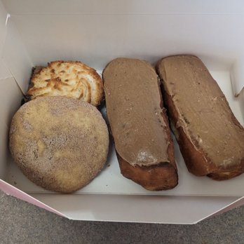 Dylan’s Cottage Bakery & Deli - Maple bars, snickerdoodle, macaroons, & plain brownie. - Bakeries Near Me - Long Beach, Washington