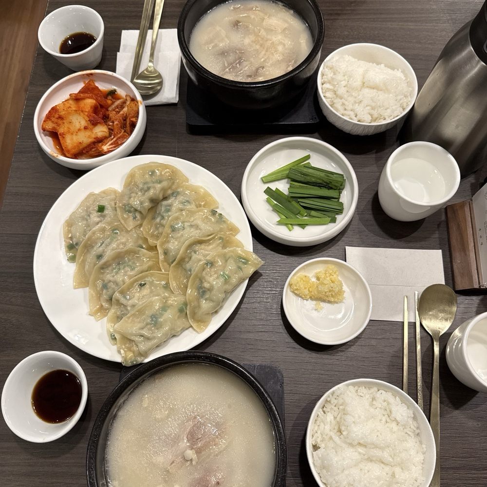Original pork soup and dumplings