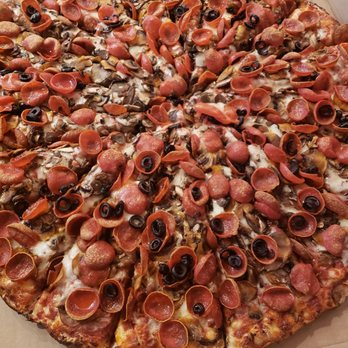 Mountain Mike's Pizza - Pepperoni, black olive and mushroom "Mountain" pizza - Pizza Near Me - Upland, California Mountain Mike's Pizza - Pepperoni, black olive and mushroom "Mountain" pizza - Pizza Near Me - Upland, California