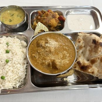 Everest Curry - Curry Lamb Coconut Curry Thali - Indian Near Me - Sacramento, California Everest Curry - Curry Lamb Coconut Curry Thali - Indian Near Me - Sacramento, California