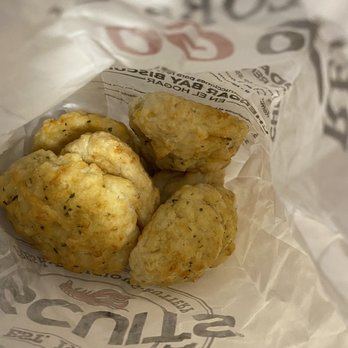 Red Lobster - Biscuits - American Near Me - Saint Matthews, Kentucky