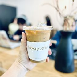 Holos Coffee - Iced holos latte