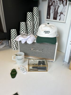 Leon’s Bagels by null