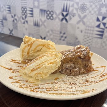 White Rabbit Dessert Experience - Apple-Y Every After - Desserts Near Me - Rochester, New York