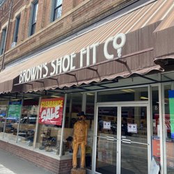 Brown's Shoe Fit