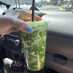 Jiggle Berry Juice Bar