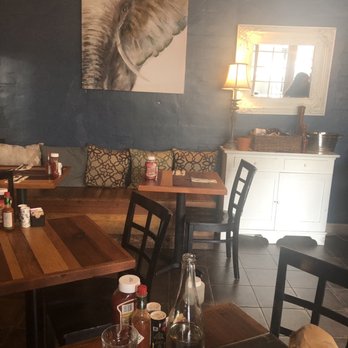 The Hideout Kitchen - Inside so cozy - New American Near Me - Lafayette, California The Hideout Kitchen - Inside so cozy - New American Near Me - Lafayette, California