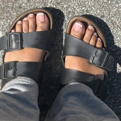 Pro Nails & Skin Care - French Gel pedicure