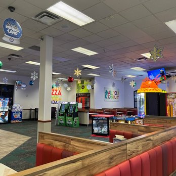 Chuck E. Cheese - Seating area - Pizza Near Me - Las Vegas, Nevada