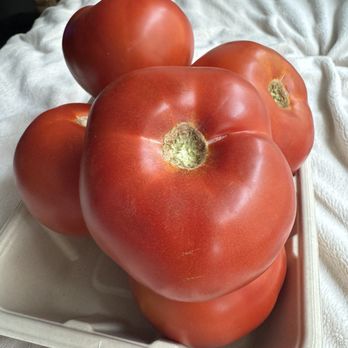 Forneris Farms - The tomatoes are incredible! $10 for a basket and there are around six big tomatoes in a basket... They are juicy and delicious - Farmers Market Near Me - Mission Hills, California Forneris Farms - The tomatoes are incredible! $10 for a basket and there are around six big tomatoes in a basket... They are juicy and delicious - Farmers Market Near Me - Mission Hills, California