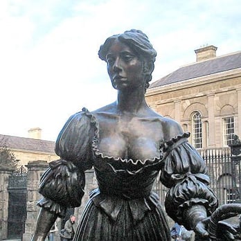 Molly Malone Statue - Molly Malone - Landmarks & Historical Buildings Near Me - Dublin, D Molly Malone Statue - Molly Malone - Landmarks & Historical Buildings Near Me - Dublin, D
