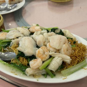 Legend Seafood Restaurant - seafood noodles - Dim Sum Near Me - Honolulu, Hawaii