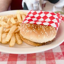Roys Cafe - Kids burger and fries