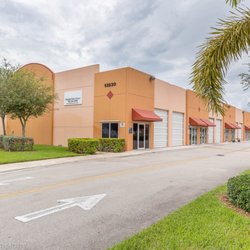 Southeast Property Management - Crossroads Business Center