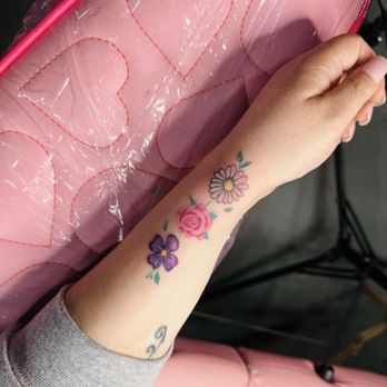 Chaotic Ink Tattoo Studio - Quarter sized birth flowers - Tattoo Near Me - Downey, California Chaotic Ink Tattoo Studio - Quarter sized birth flowers - Tattoo Near Me - Downey, California