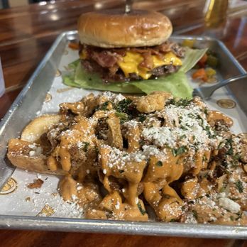 Mastiff Kitchen - La Mesa - Burgers Near Me - La Mesa, California