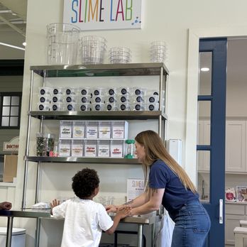 Play Street Museum - Ashburn - making slime - Children's Museums Near Me - Ashburn, Virginia Play Street Museum - Ashburn - making slime - Children's Museums Near Me - Ashburn, Virginia