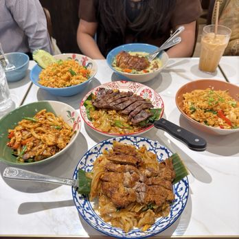 Thai Niyom - Basil Udon, Spicy Basil Fried Rice, Pad See Eew - Thai Near Me - Long Island City, New York Thai Niyom - Basil Udon, Spicy Basil Fried Rice, Pad See Eew - Thai Near Me - Long Island City, New York