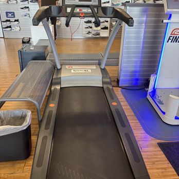 Road Runner Sports - Treadmill - Sports Wear Near Me - Phoenix, Arizona