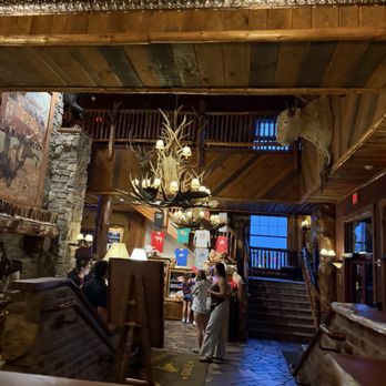 Buffalo Phil's Pizza & Grille - Entrance lobby - American Near Me - Wisconsin Dells, Wisconsin