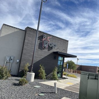 Pop Drinks - the outside of the building - Desserts Near Me - St. George, Utah