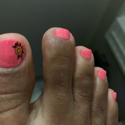 Mimi's Nail Designs - Previous polish not removed, old polish used in which she added thinner, and clumpy finish. The worst pedicure.