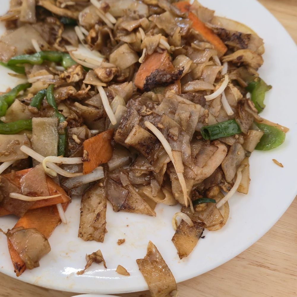 Whole Fried Chicken - Chicken fried drunken noodles - Chicken Shop Near Me - Corpus Christi, Texas Whole Fried Chicken - Chicken fried drunken noodles - Chicken Shop Near Me - Corpus Christi, Texas