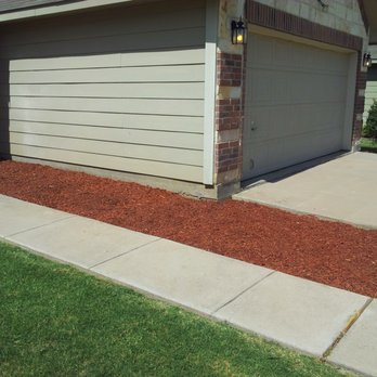 Integra lawns - a front yard with mulch - Landscaping Near Me - Crowley, Texas Integra lawns - a front yard with mulch - Landscaping Near Me - Crowley, Texas