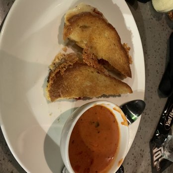 Yard House - Grilled Cheese & Tomato Bisque - New American Near Me - Orlando, Florida