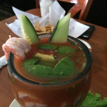 Los Compadres - Cóctel de camarón - Mexican Near Me - Long Beach, California
