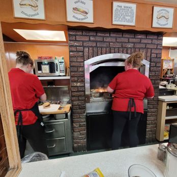 Mickey-Lu-Bar-B-Q - Barbeque Near Me - Marinette, Wisconsin