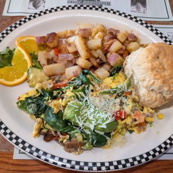 Black Bear Diner Menifee - Shasta Scramble with country potatoes and Biscuit - Diners Near Me - Menifee, California