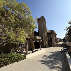Glendora Public Library