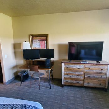 Jubilee Home - Large screen TV and an area to set up your computer - Saint George, Utah Jubilee Home - Large screen TV and an area to set up your computer - Saint George, Utah