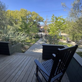 The Craft House Inn - Front porch - Bed & Breakfast Near Me - Santa Barbara, California