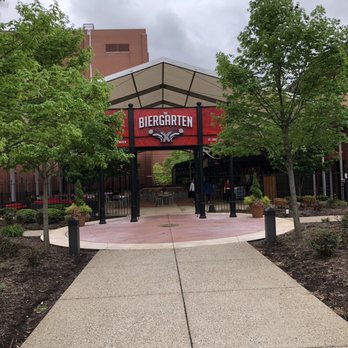 Budweiser Brewery Experience - Biergarten - Beer Tours Near Me - Saint Louis, Missouri