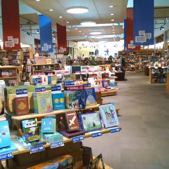 Powell's Books - Bookstores Near Me - Beaverton, Oregon