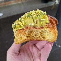 Pasticceria D'azeglio - 03/04/24 Pistachio Cornetto