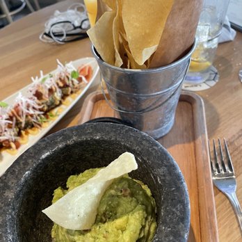 Moxies - Smashed guacamole - Lounges Near Me - Miami, Florida Moxies - Smashed guacamole - Lounges Near Me - Miami, Florida