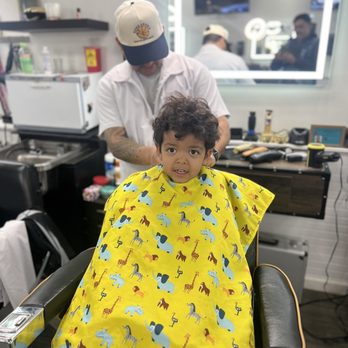 Blended Craft Barber Studio - Straight chilling with AJ! - Barbers Near Me - Las Vegas, Nevada Blended Craft Barber Studio - Straight chilling with AJ! - Barbers Near Me - Las Vegas, Nevada