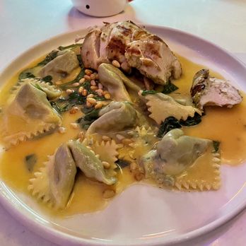 Tre Vele - Ricotta spinach ravioli with chicken - Italian Near Me - Sandy Springs, Georgia Tre Vele - Ricotta spinach ravioli with chicken - Italian Near Me - Sandy Springs, Georgia
