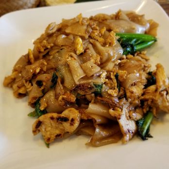 Sup Thai Kitchen  - Pad See Ew - Thai Near Me - Fresh Meadows, New York