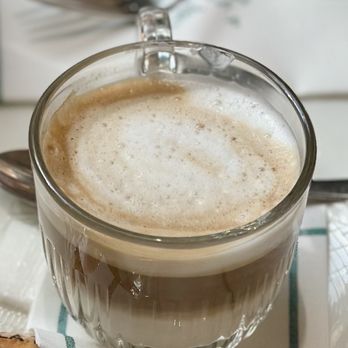 La Table - Cappuccino - French Near Me - Paris, 75