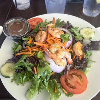 Island Fish - House salad with shrimp - Seafood Near Me - Marathon, Florida