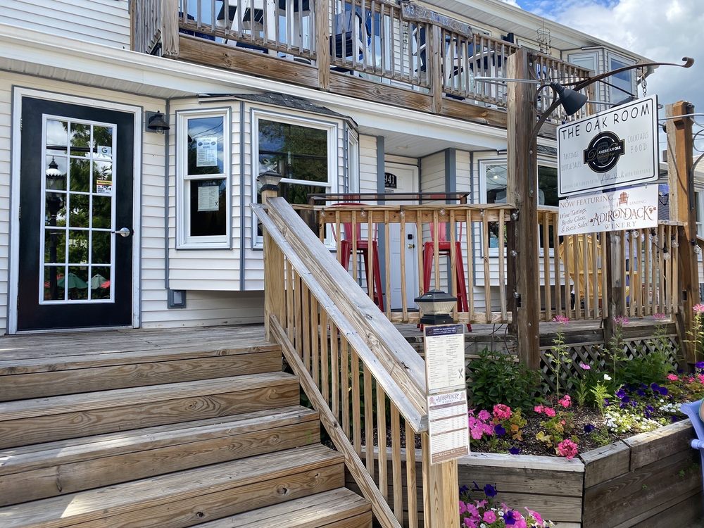 American Oak Distillery Logo